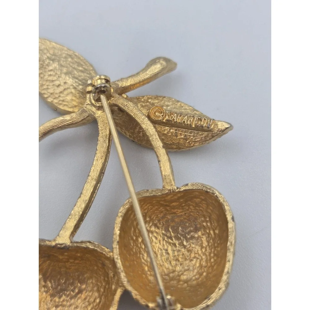 Vintage Sarah Coventry Gold‎ Tone Textured Cherry Leaves Brooch Pin